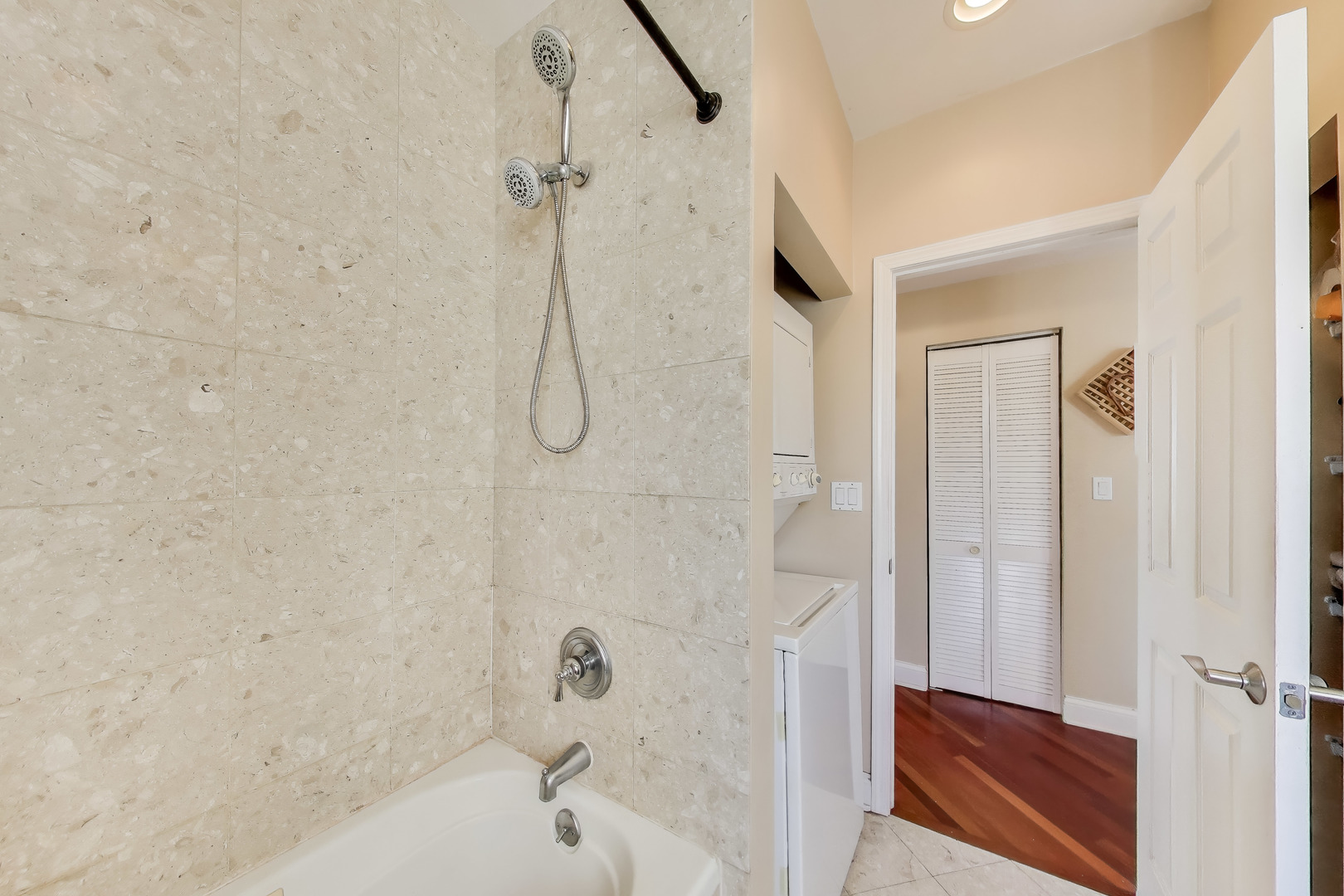 3215 N Francisco Avenue Unit: 3S