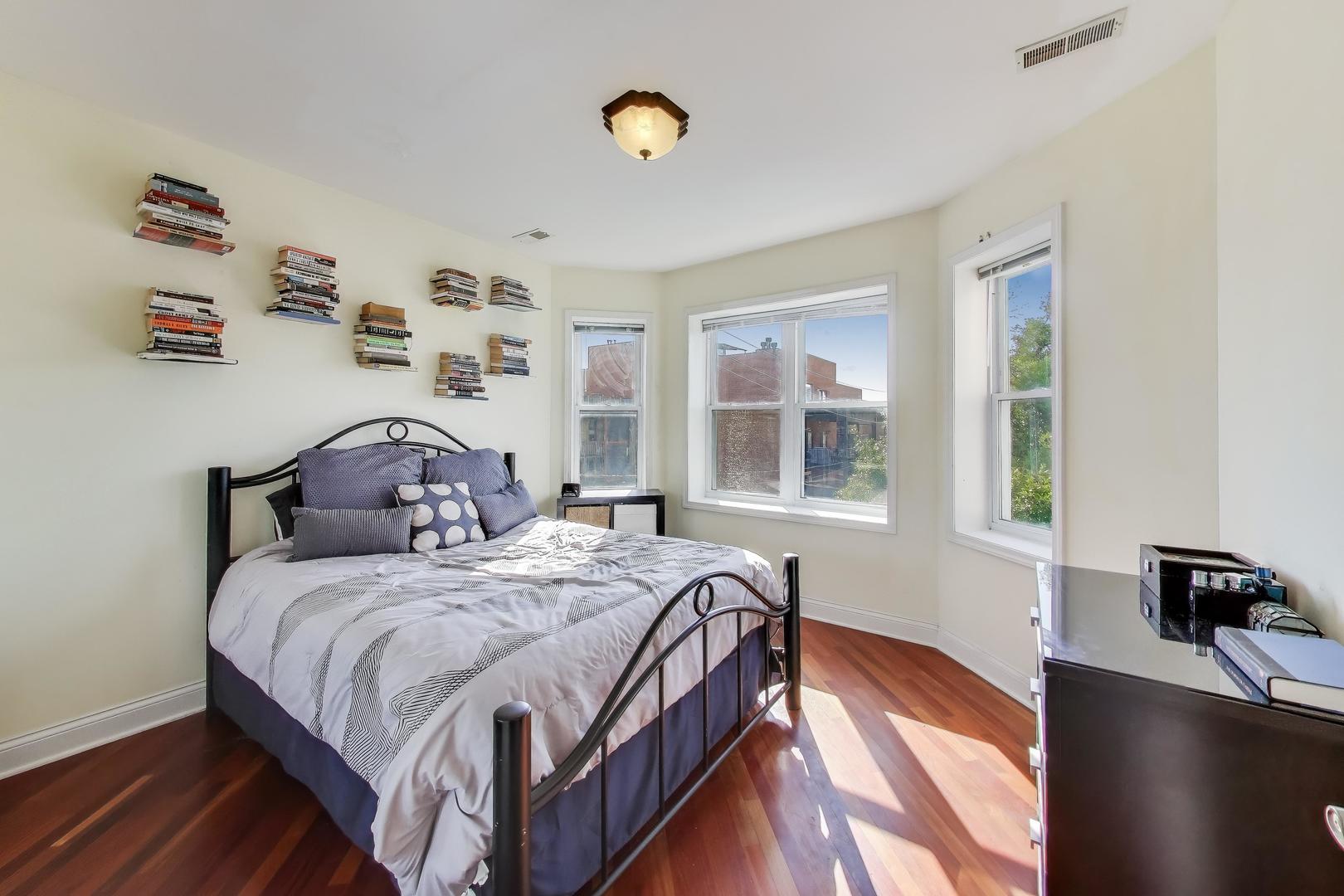 3215 N Francisco Avenue Unit: 3S