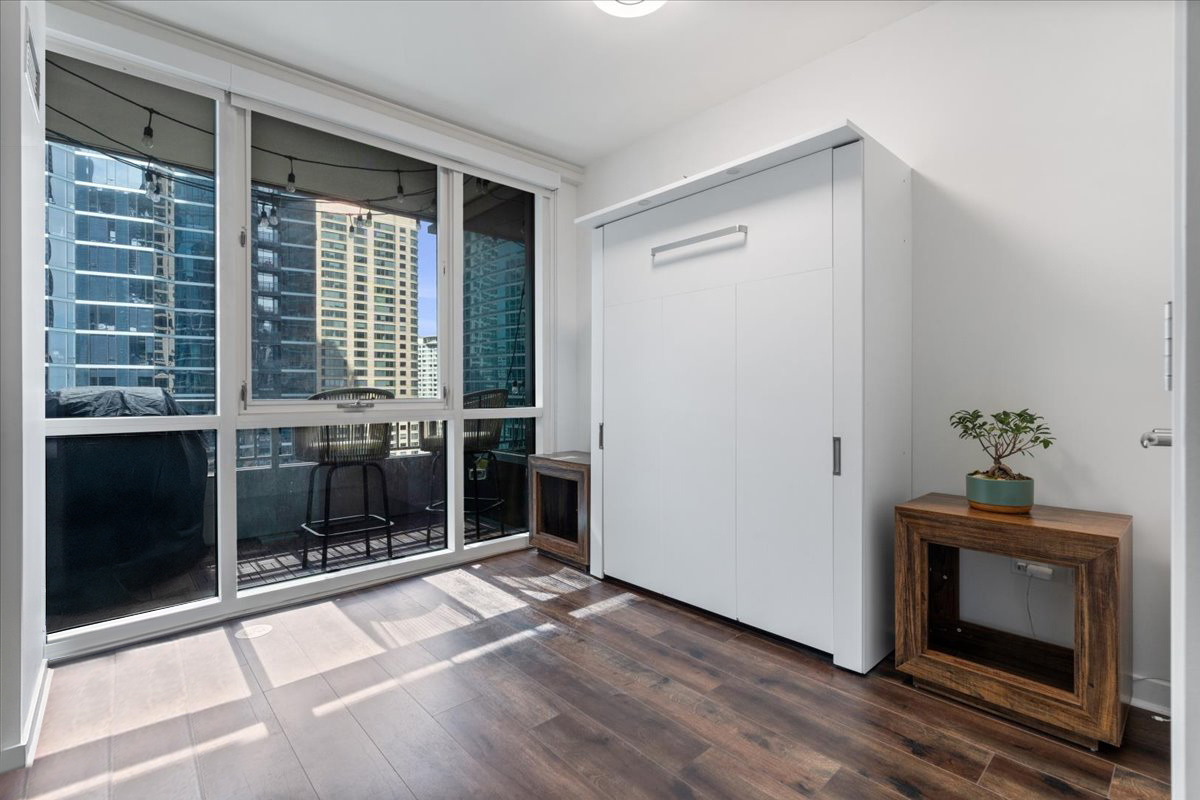 505 N MCCLURG Court Unit: 2001