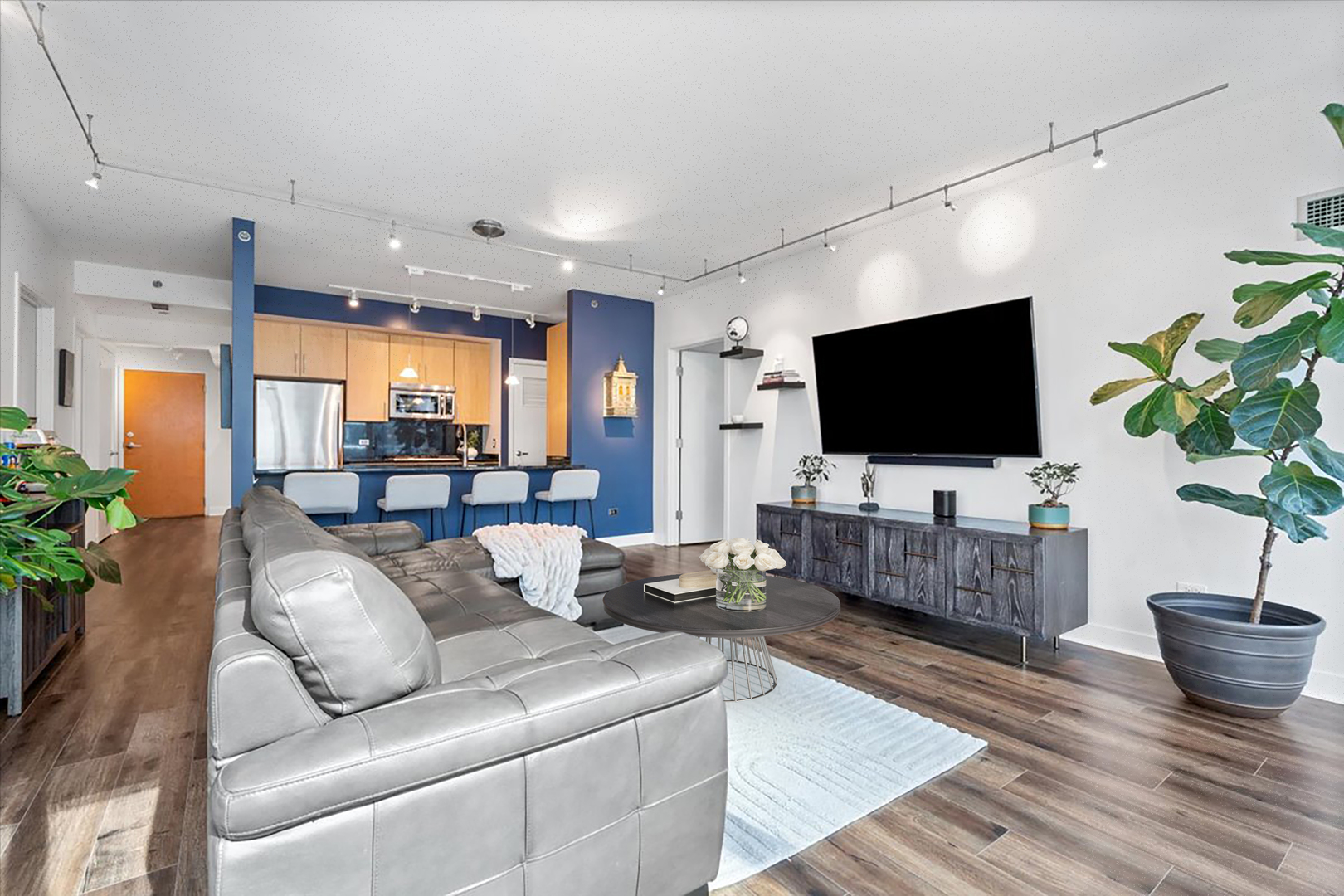 505 N MCCLURG Court Unit: 2001