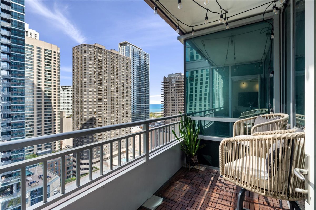 505 N MCCLURG Court Unit: 2001