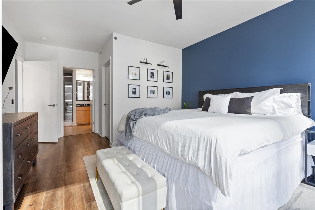 505 N MCCLURG Court Unit: 2001