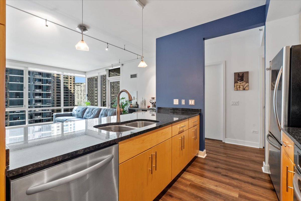 505 N MCCLURG Court Unit: 2001