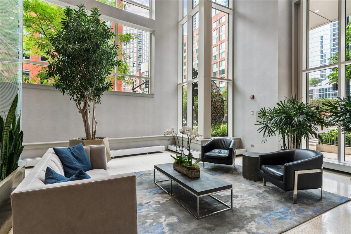 505 N MCCLURG Court Unit: 2001