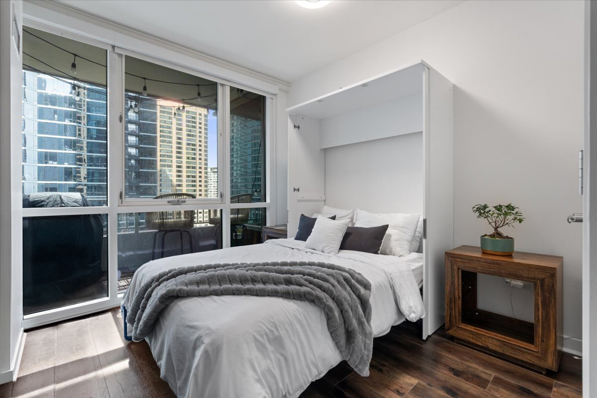 505 N MCCLURG Court Unit: 2001