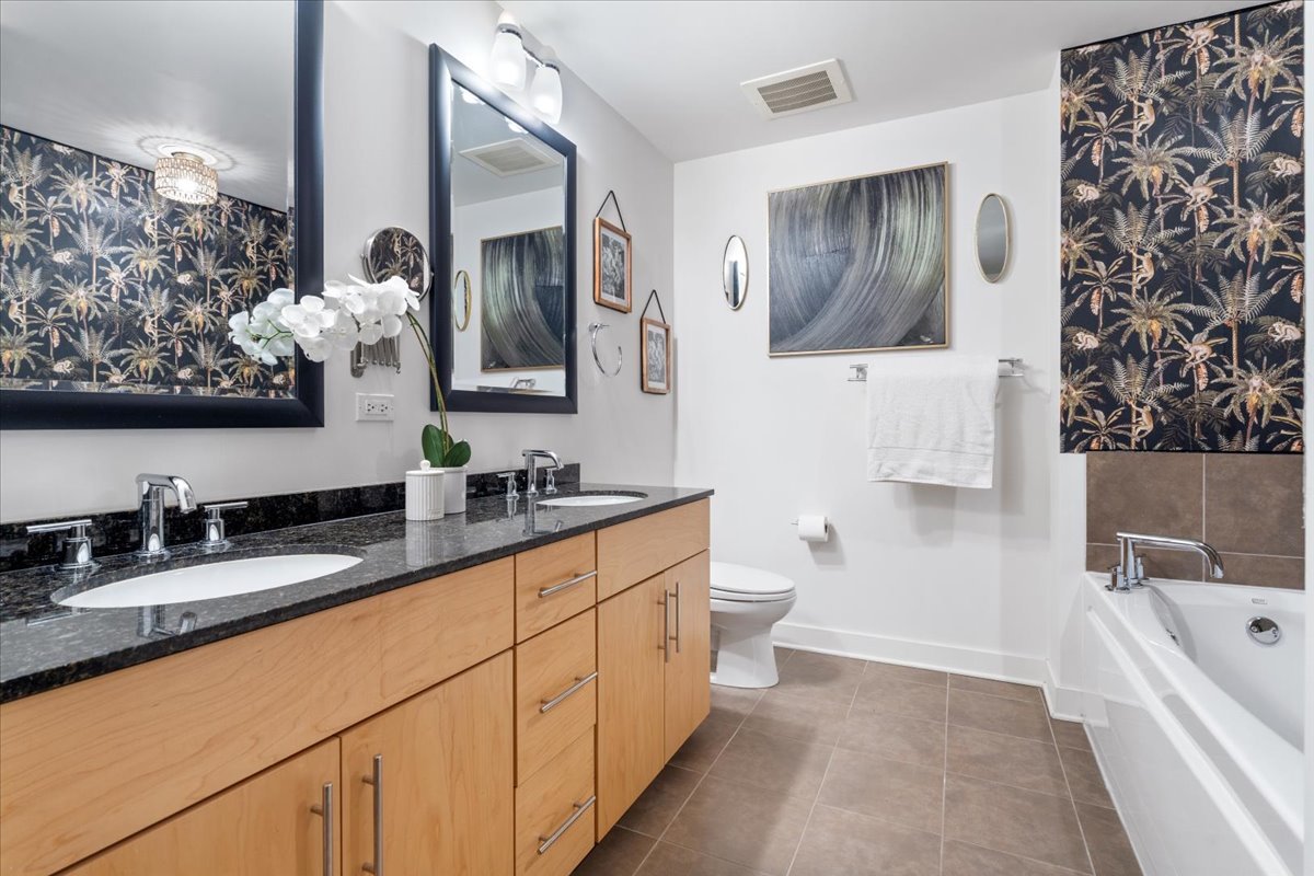 505 N MCCLURG Court Unit: 2001