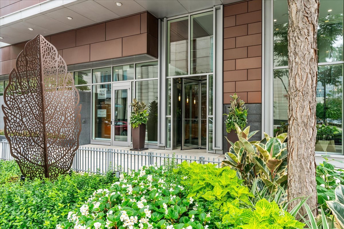 505 N MCCLURG Court Unit: 2001