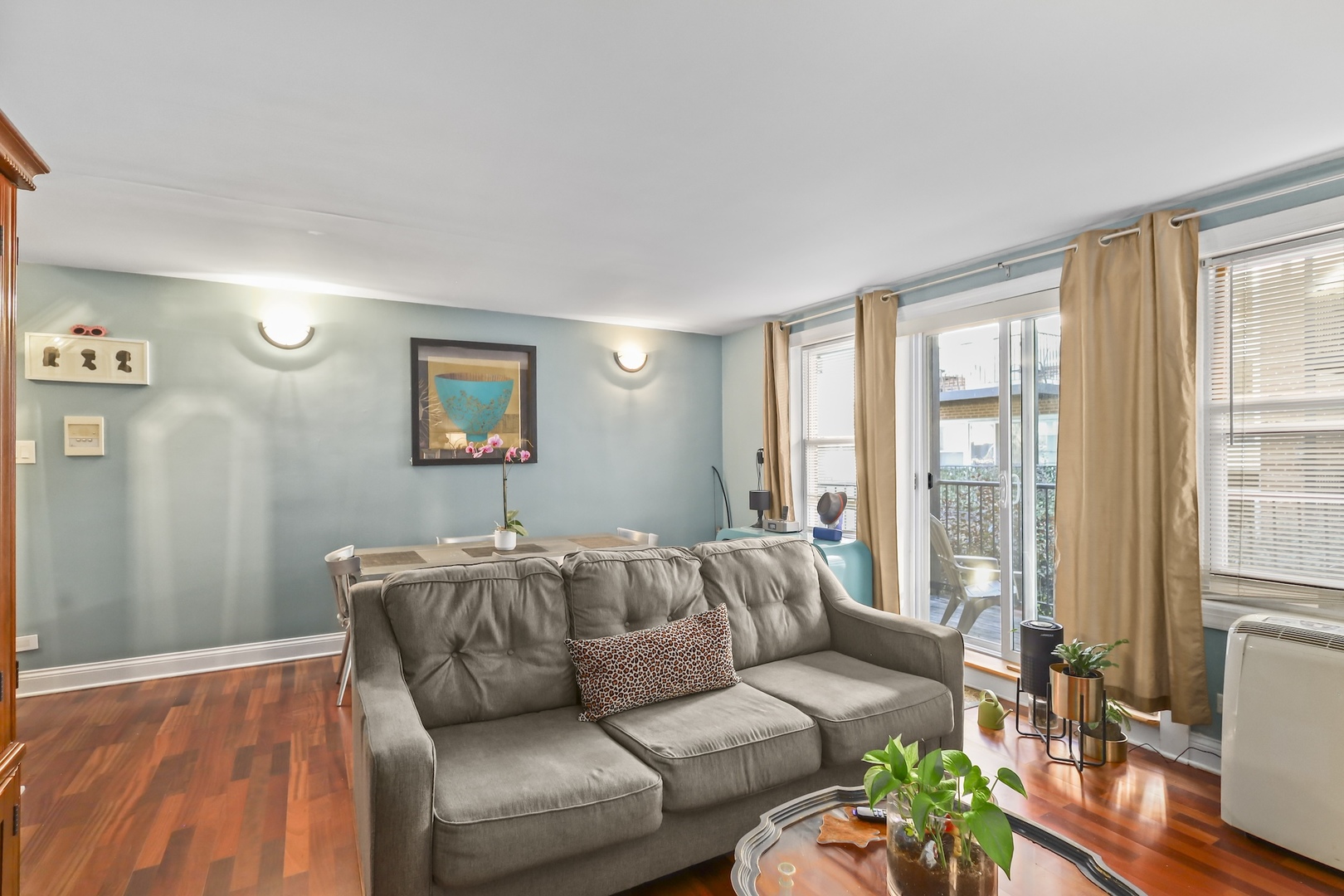 2626 W Catalpa Avenue Unit: 21