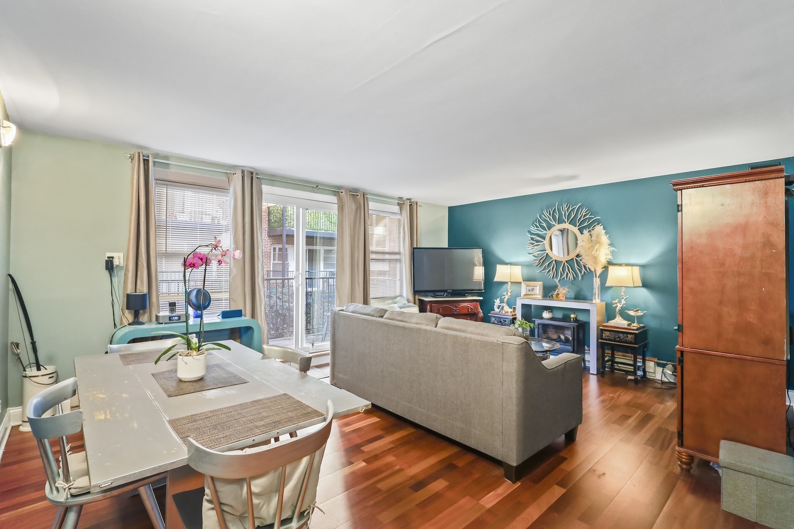 2626 W Catalpa Avenue Unit: 21