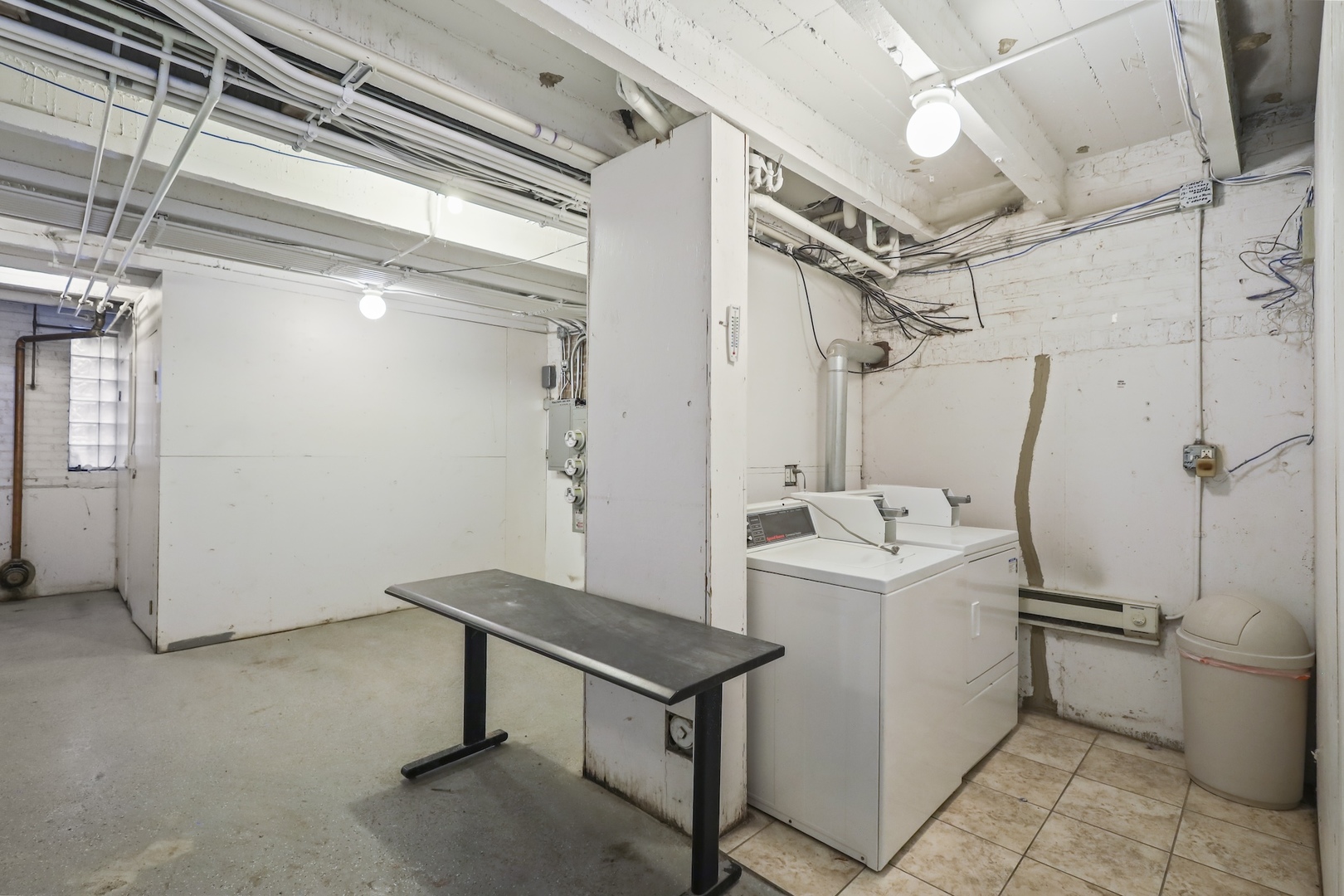 2626 W Catalpa Avenue Unit: 21