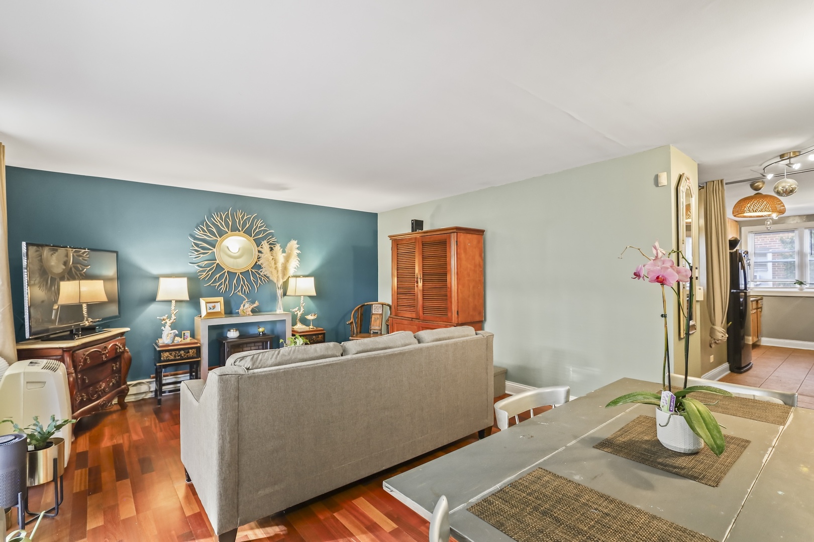 2626 W Catalpa Avenue Unit: 21