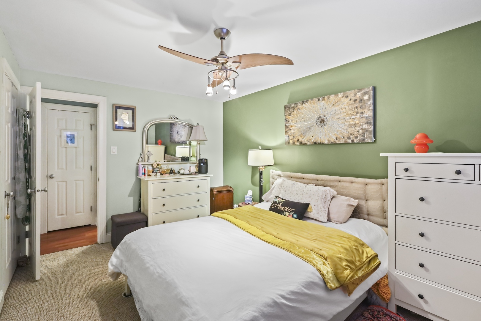 2626 W Catalpa Avenue Unit: 21