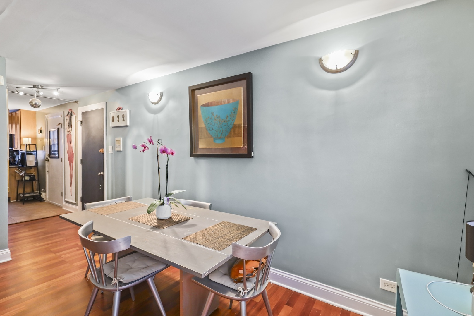 2626 W Catalpa Avenue Unit: 21