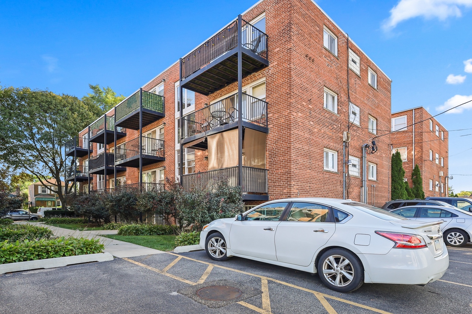 2626 W Catalpa Avenue Unit: 21