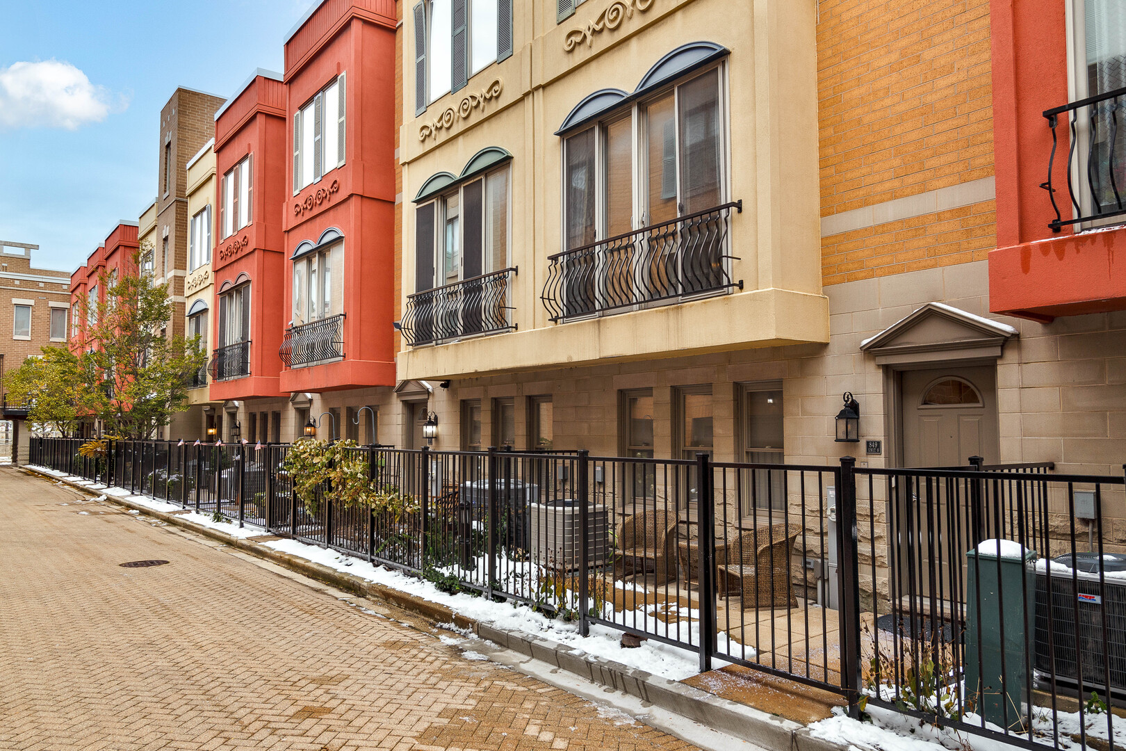 849 W Ohio Street Unit: 8