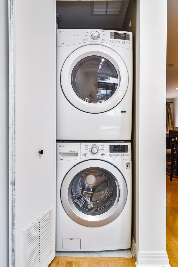 849 W Ohio Street Unit: 8