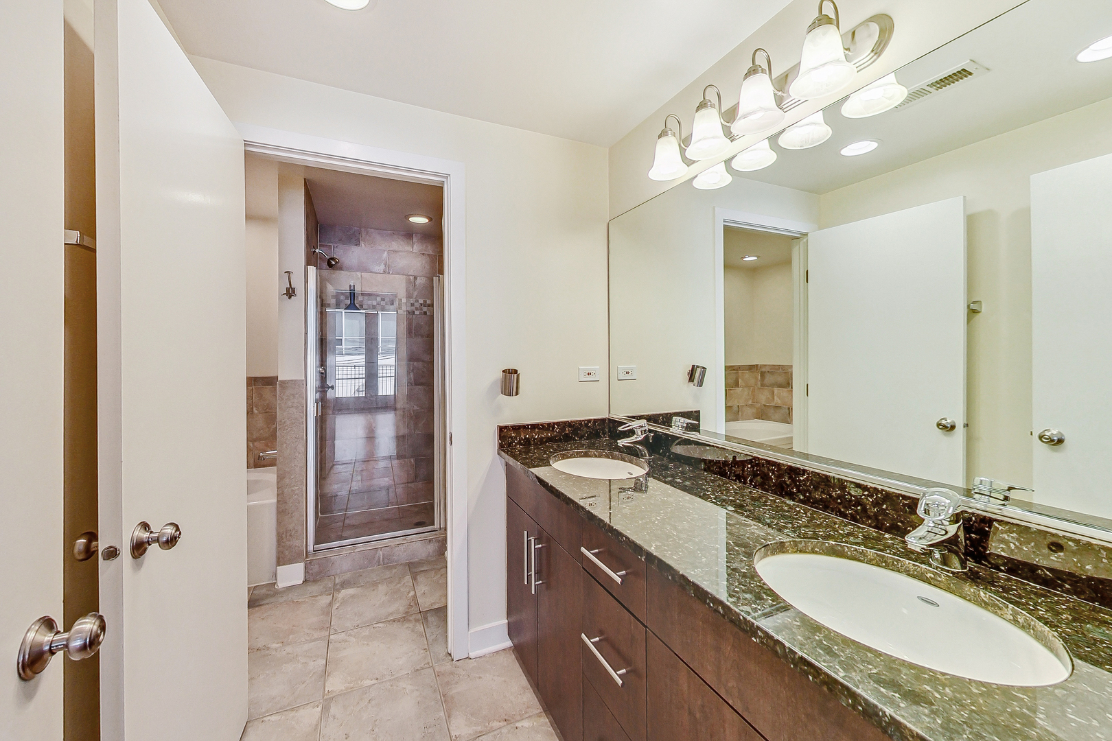 1238 N Milwaukee Avenue Unit: 2