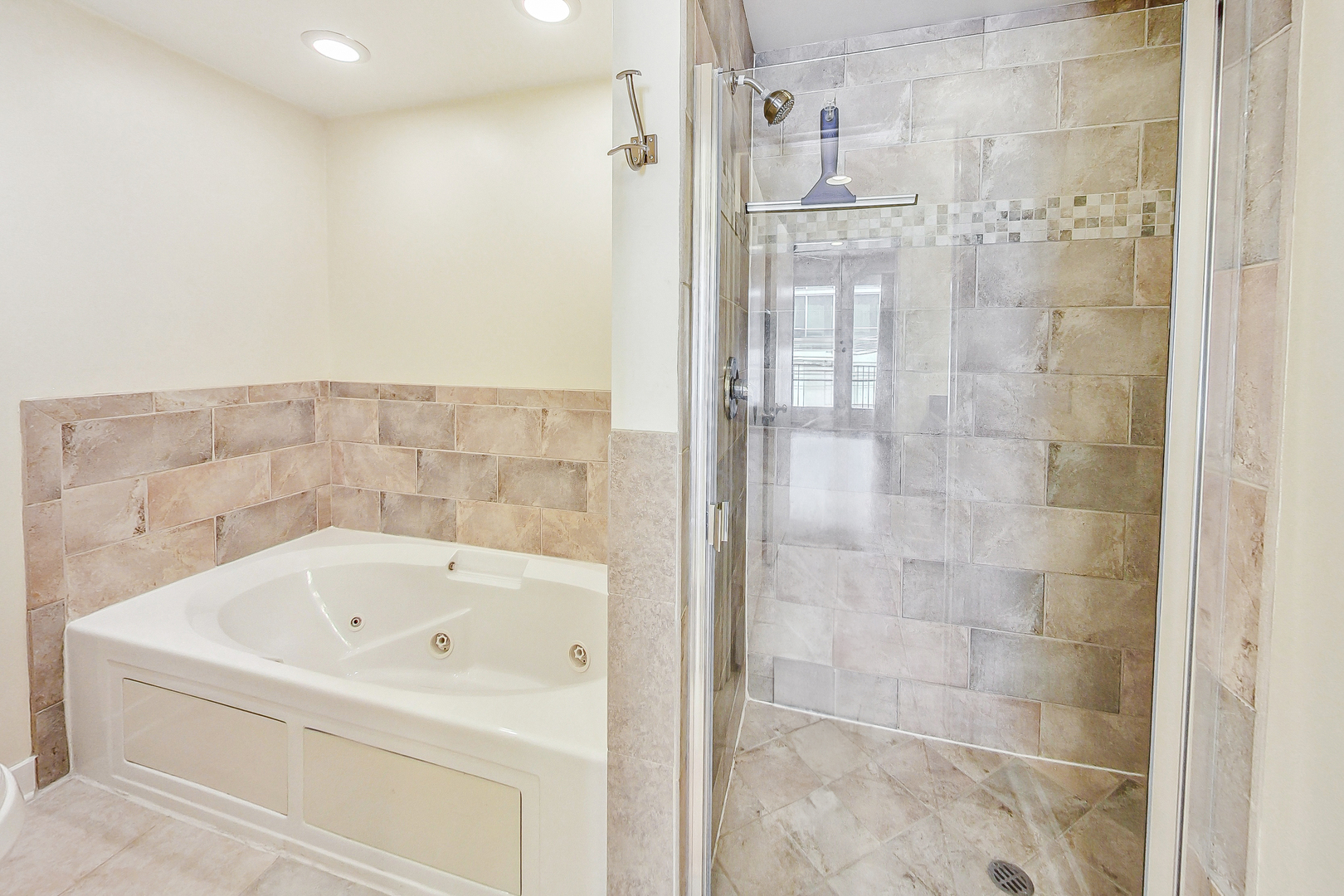 1238 N Milwaukee Avenue Unit: 2