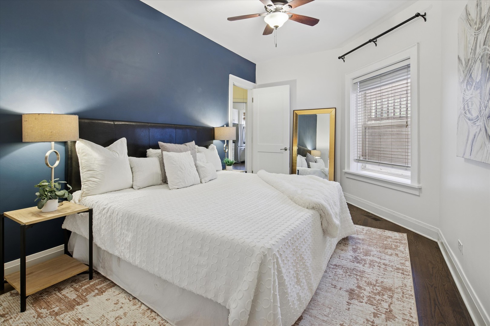 2617 W Leland Avenue Unit: 1