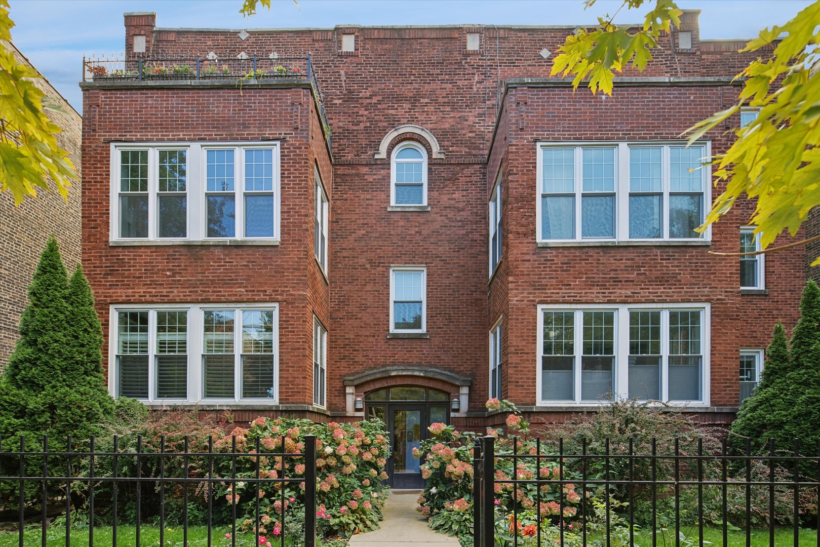 2617 W Leland Avenue Unit: 1