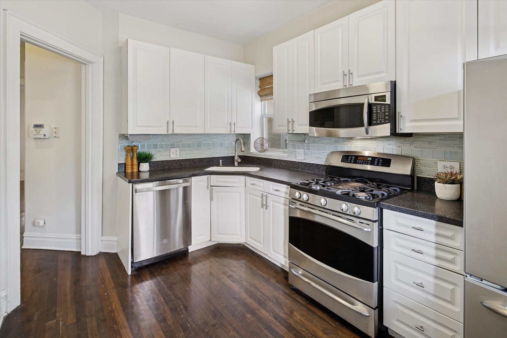 2617 W Leland Avenue Unit: 1