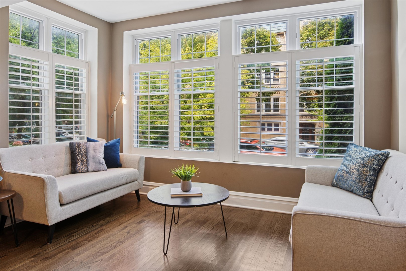 2617 W Leland Avenue Unit: 1