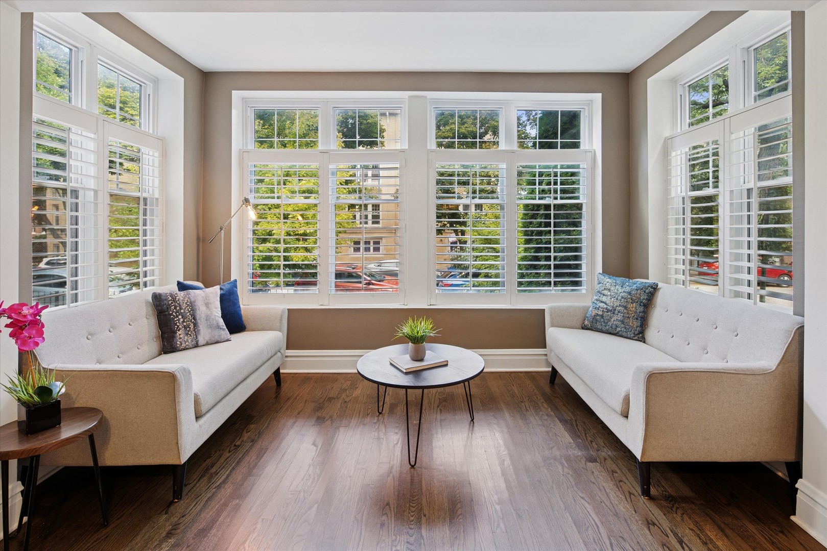 2617 W Leland Avenue Unit: 1