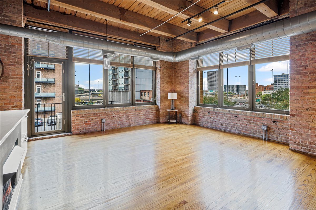 625 W Jackson Boulevard Unit: 404