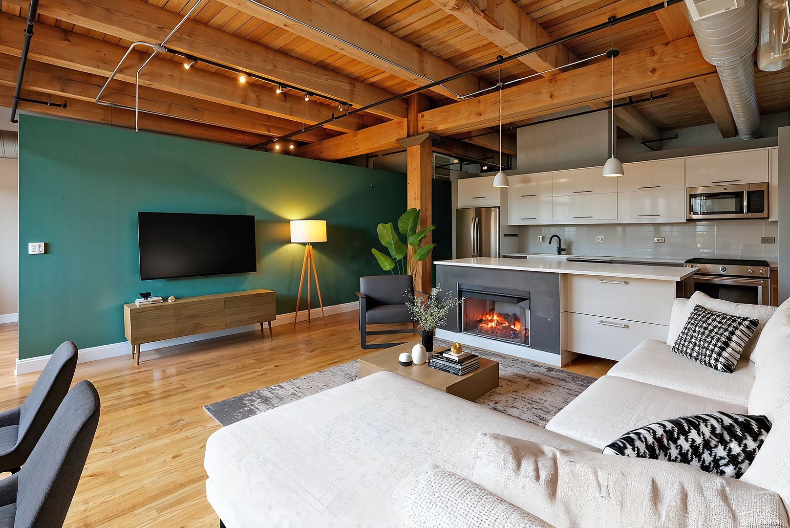 625 W Jackson Boulevard Unit: 404