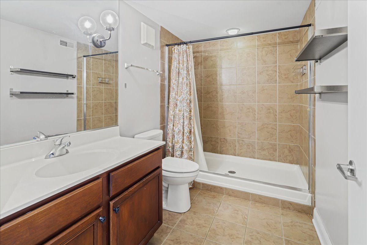 625 W Jackson Boulevard Unit: 404