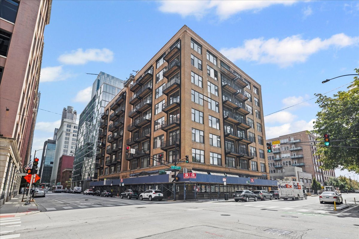 625 W Jackson Boulevard Unit: 404