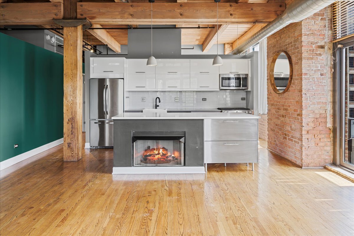 625 W Jackson Boulevard Unit: 404