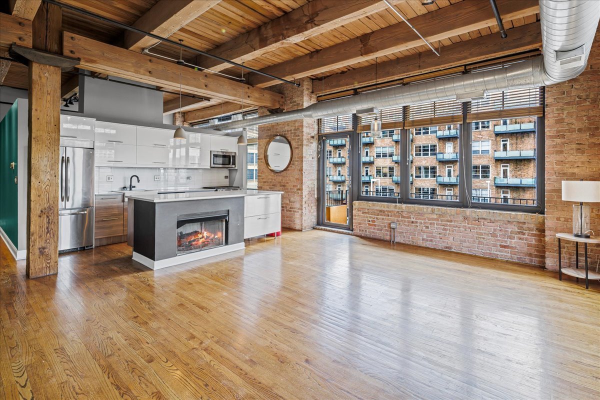 625 W Jackson Boulevard Unit: 404
