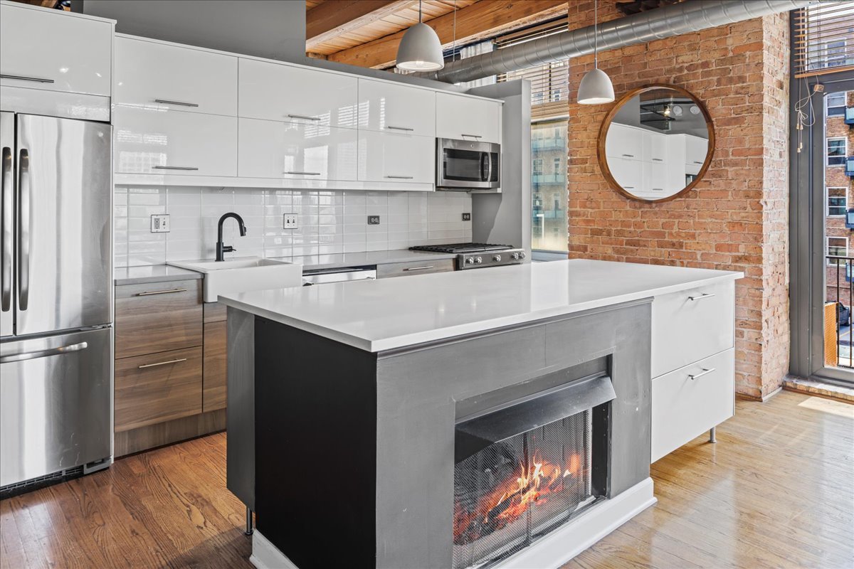 625 W Jackson Boulevard Unit: 404