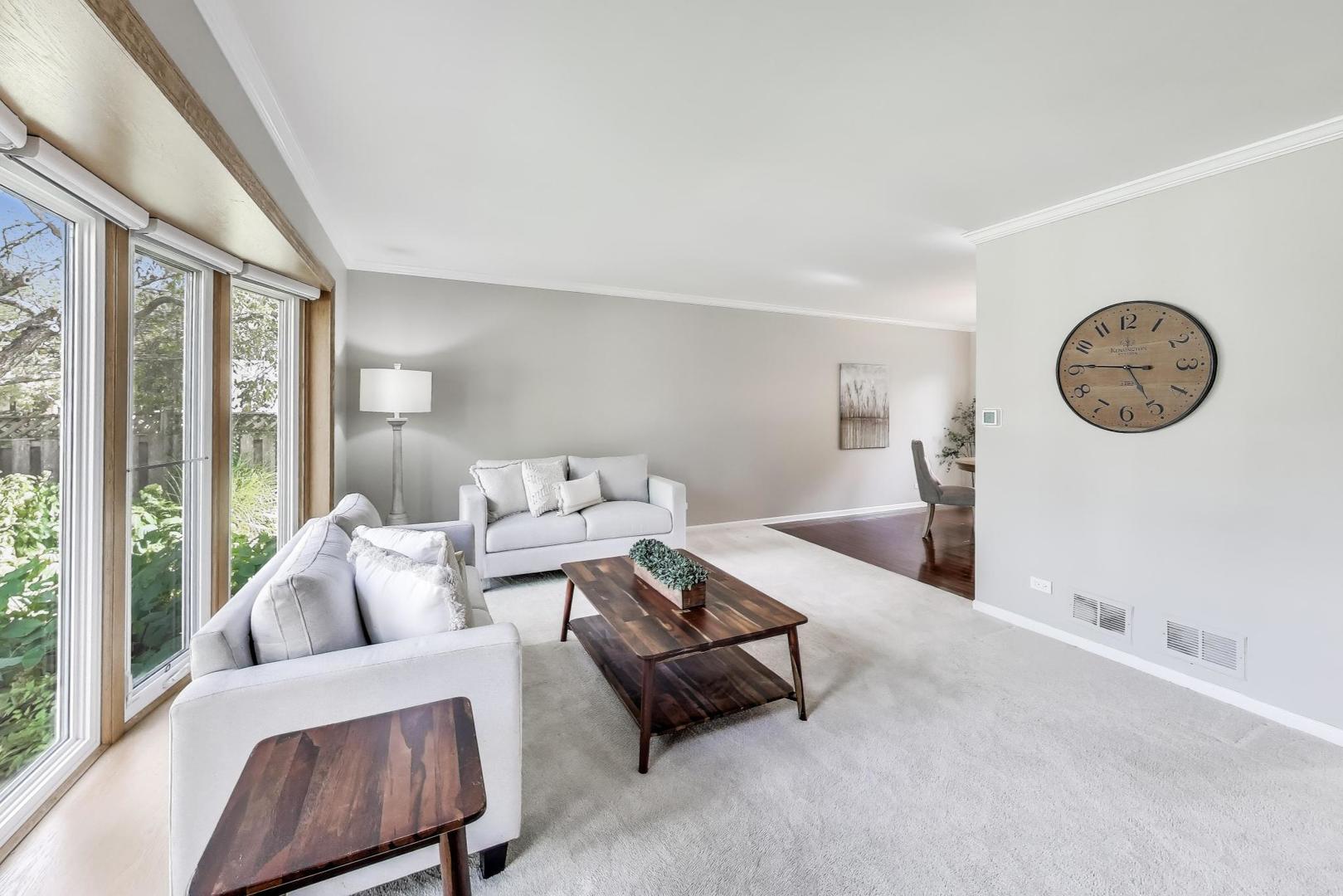 219 E Reseda Parkway