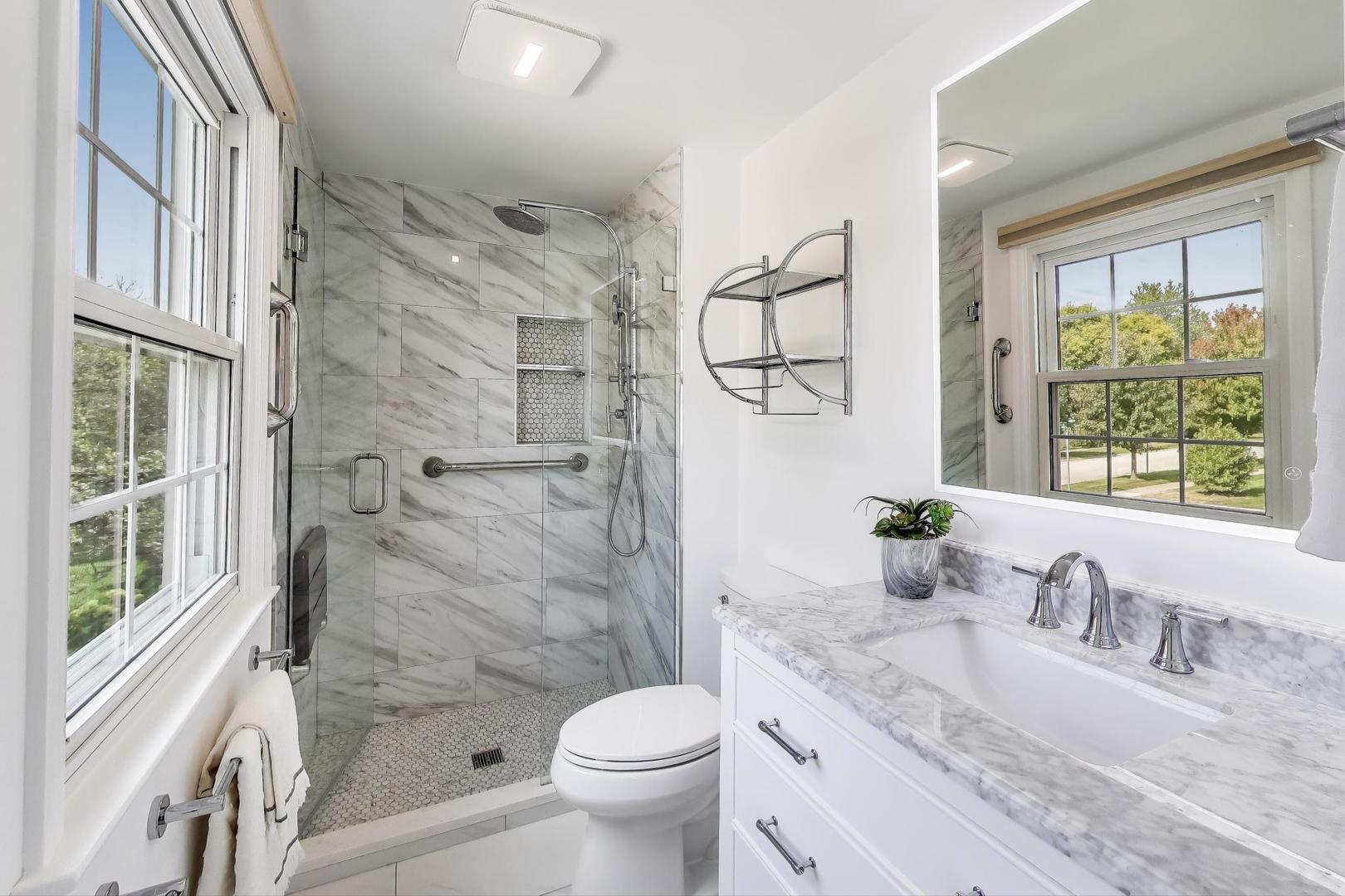 219 E Reseda Parkway