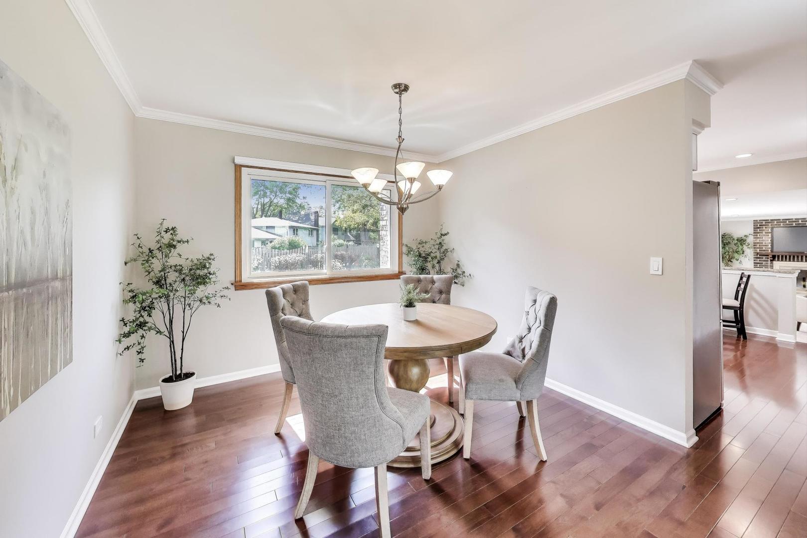 219 E Reseda Parkway