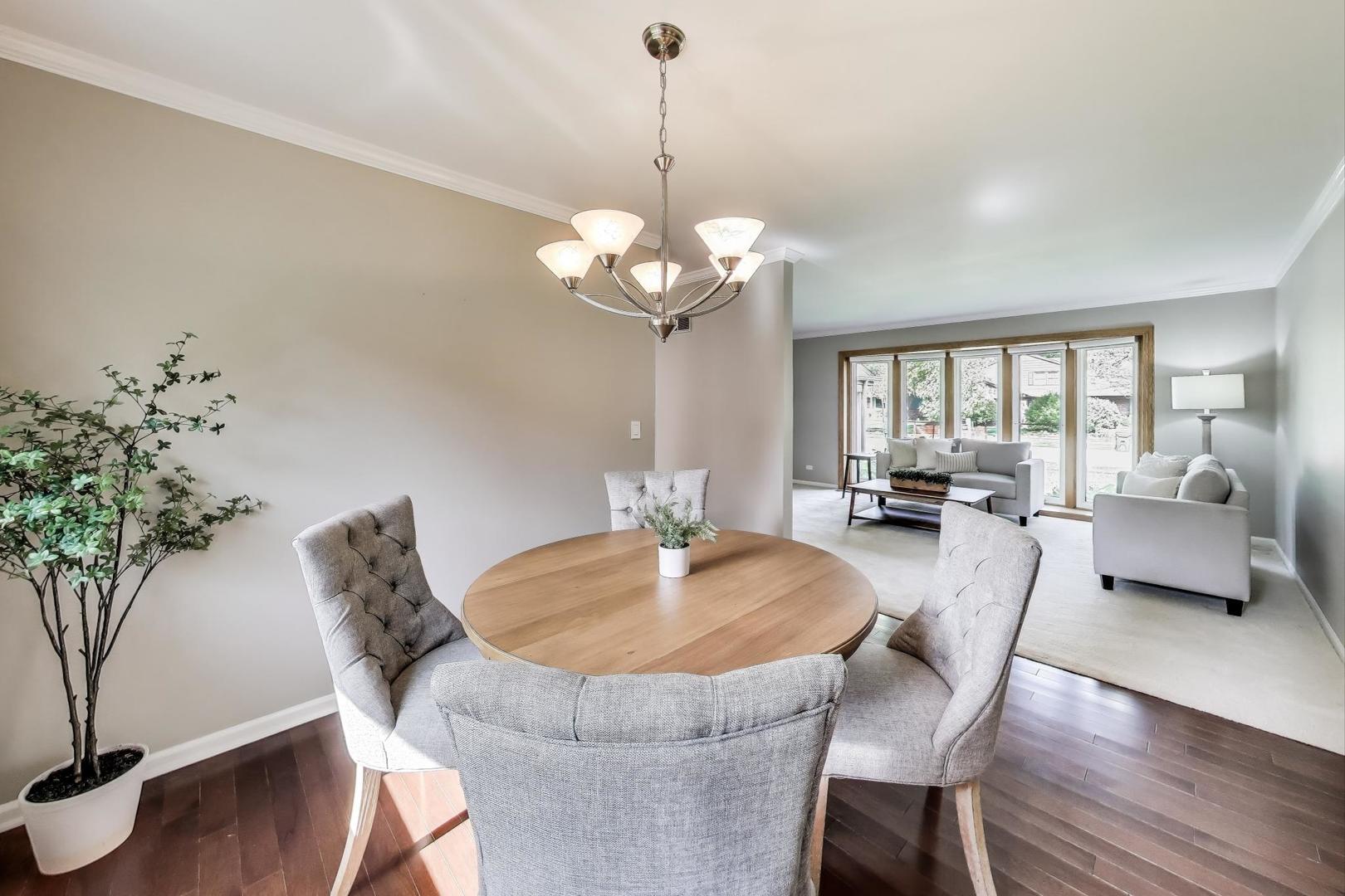 219 E Reseda Parkway