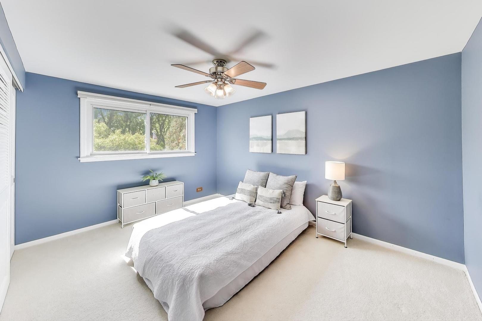 219 E Reseda Parkway