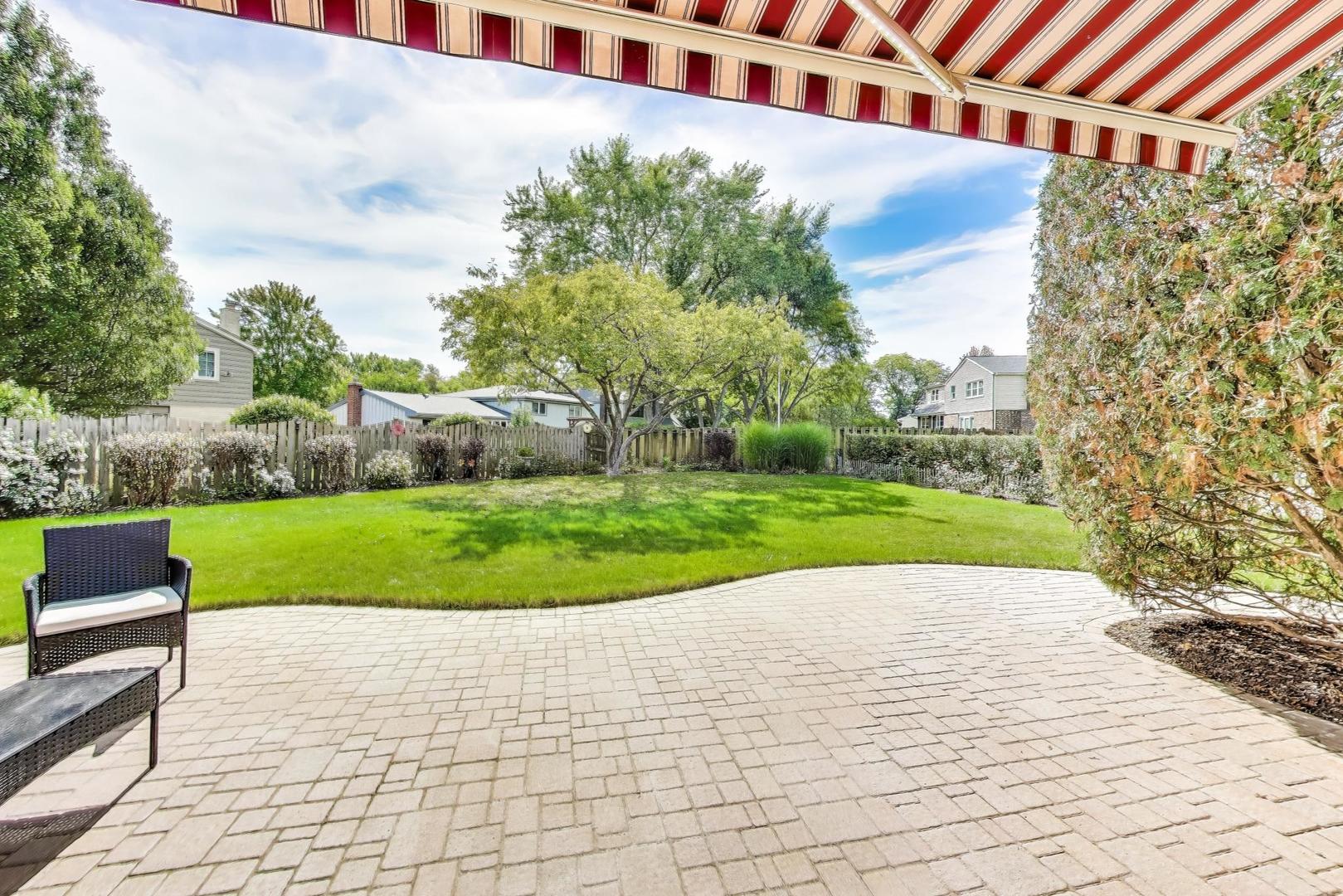 219 E Reseda Parkway