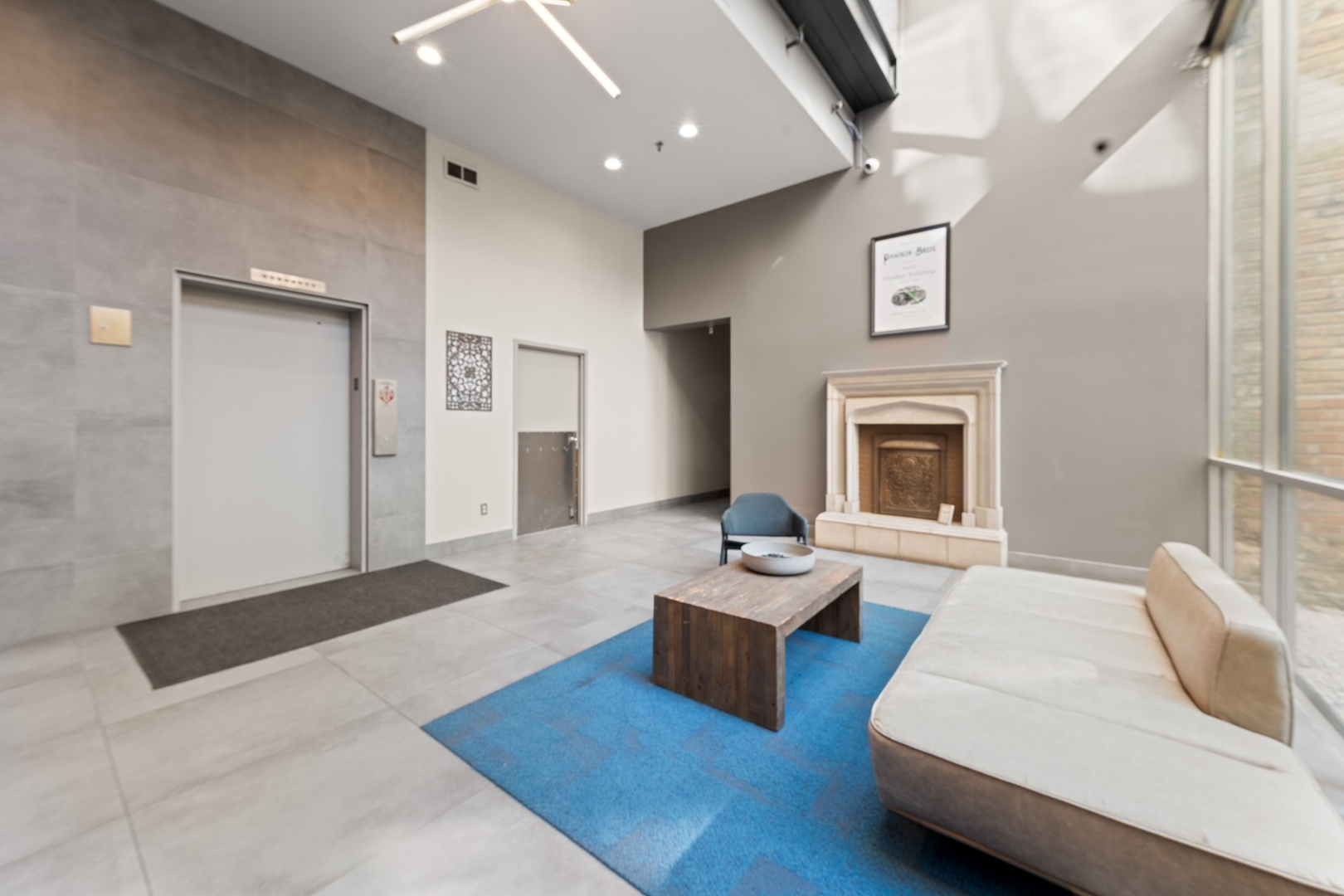 525 N Halsted Street Unit: 215