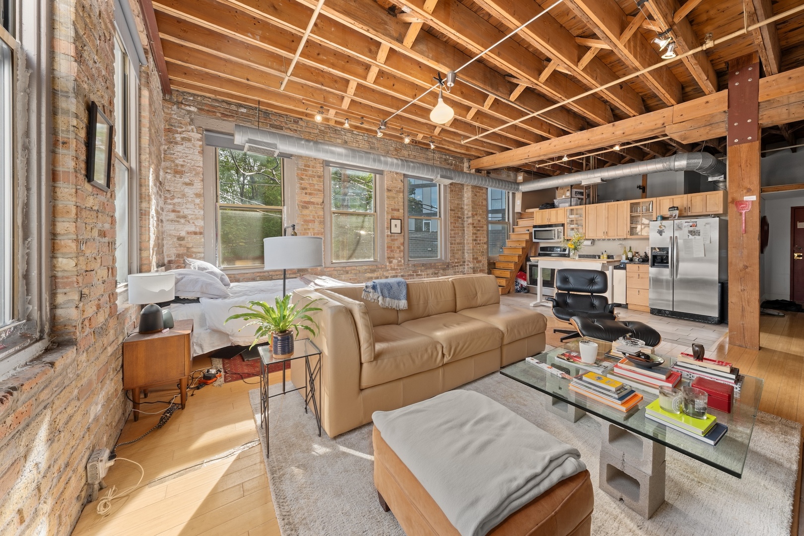 525 N Halsted Street Unit: 215