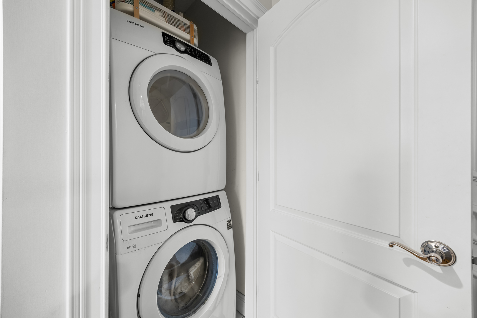 101 W Superior Street Unit: 906