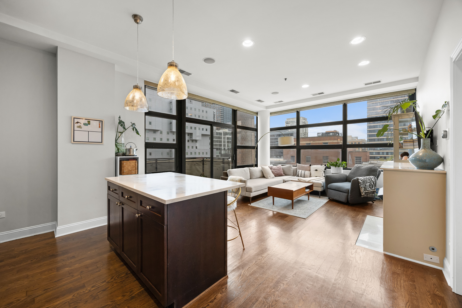 101 W Superior Street Unit: 906