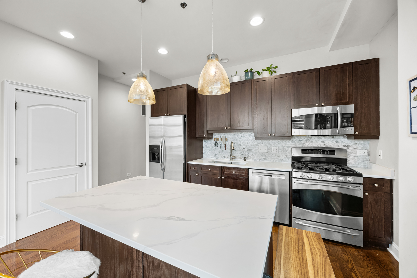 101 W Superior Street Unit: 906