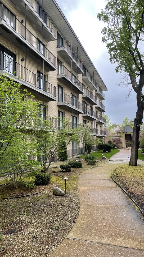 6221 N Niagara Avenue Unit: 401