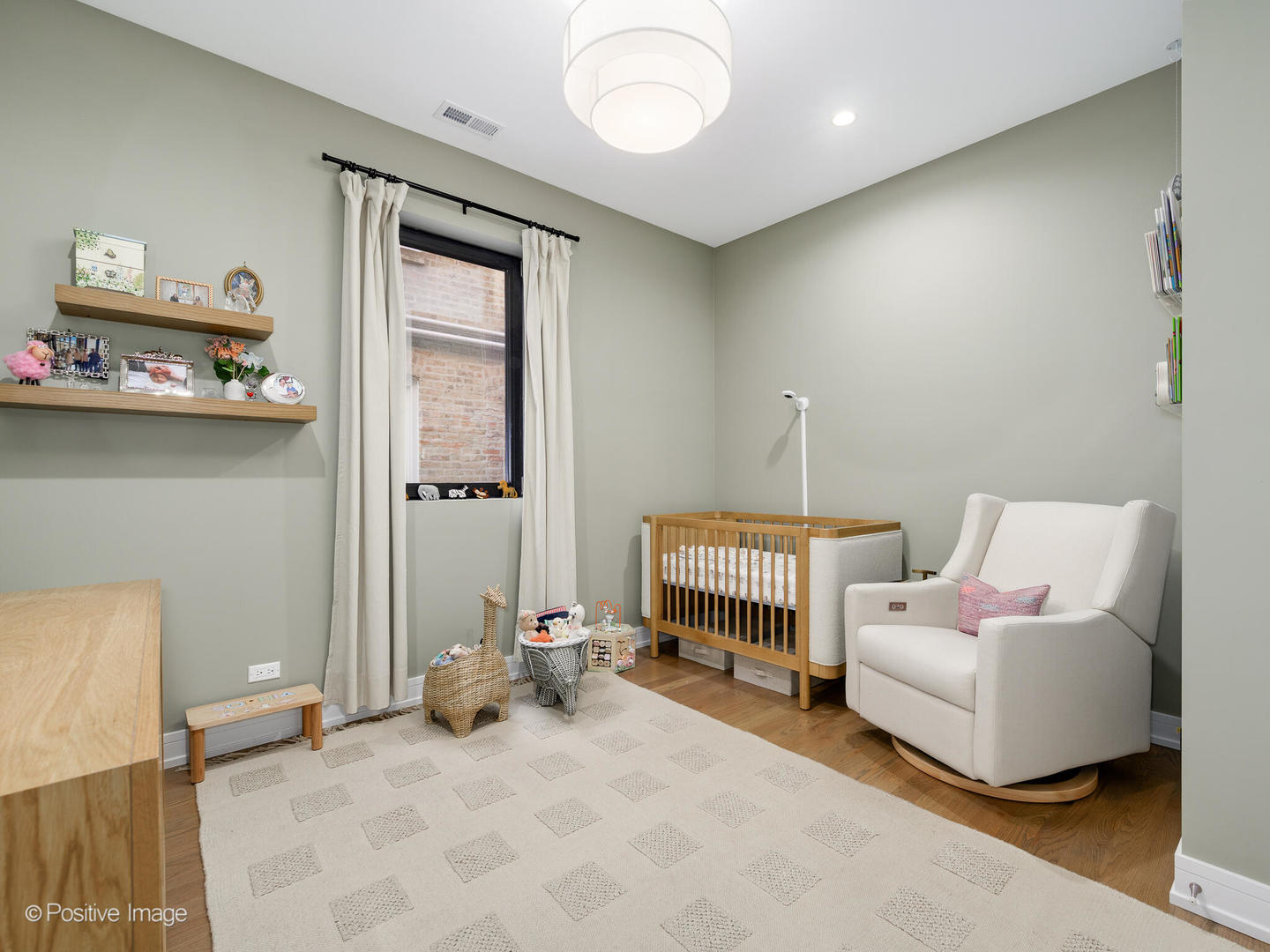 1513 W Ohio Street Unit: 2W