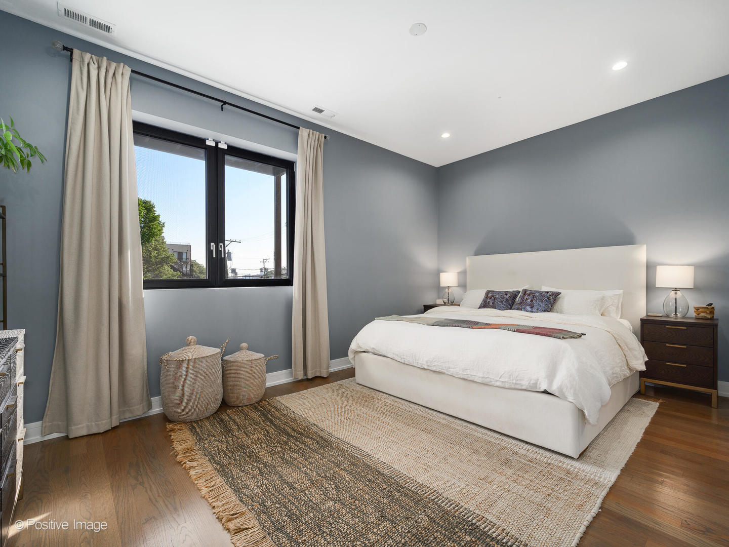 1513 W Ohio Street Unit: 2W