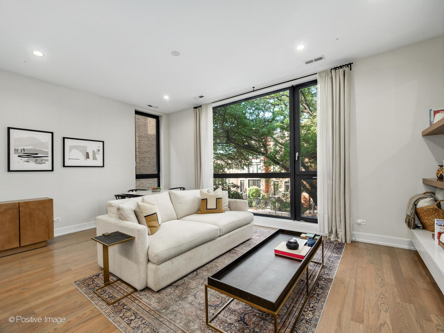 1513 W Ohio Street Unit: 2W