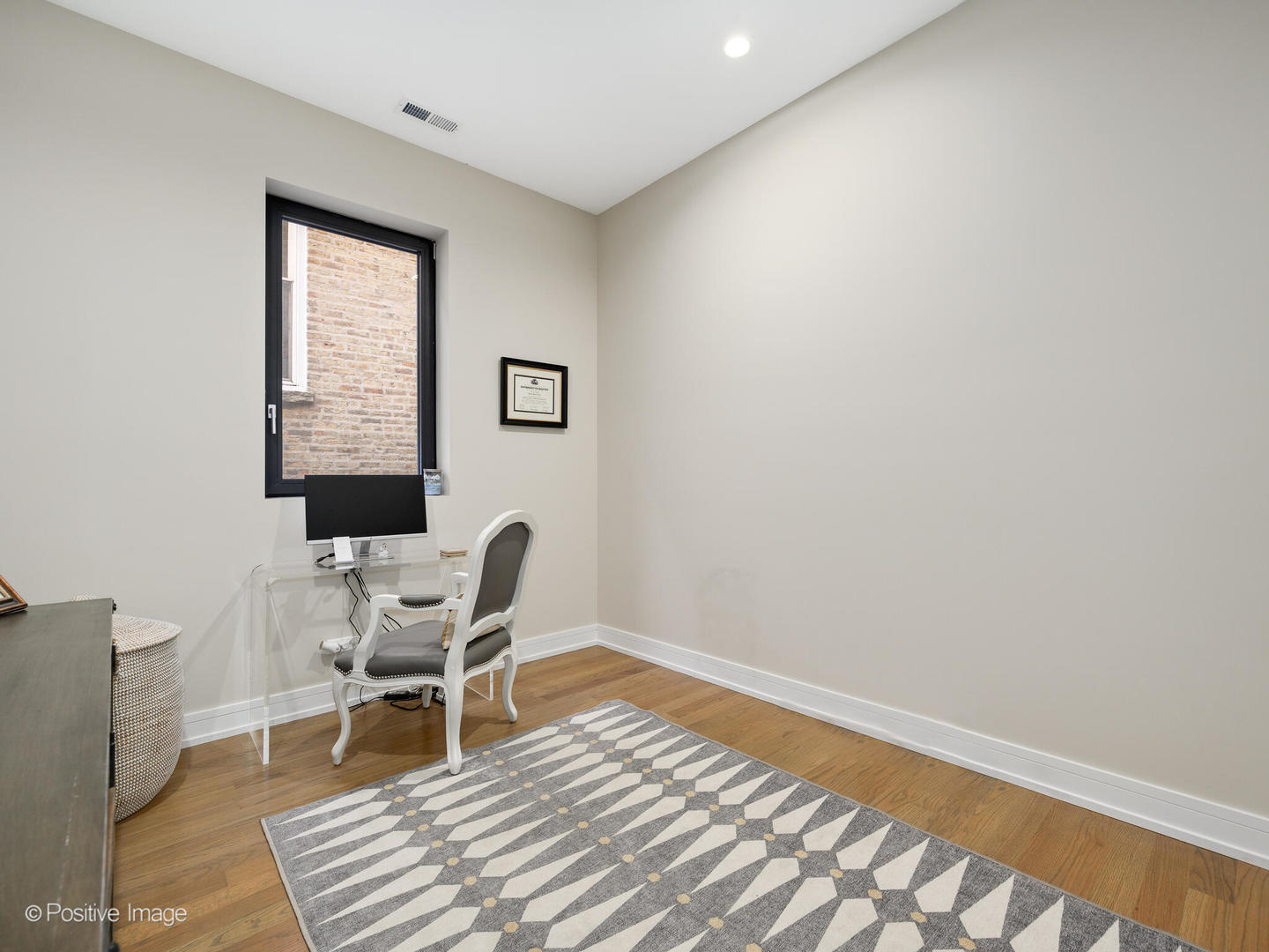 1513 W Ohio Street Unit: 2W